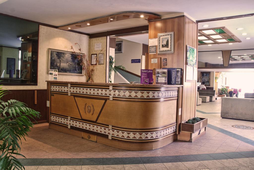 Hotel Scacciapensieri Nettuno Exteriör bild