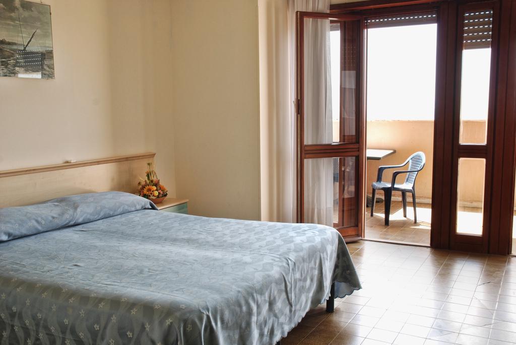 Hotel Scacciapensieri Nettuno Exteriör bild