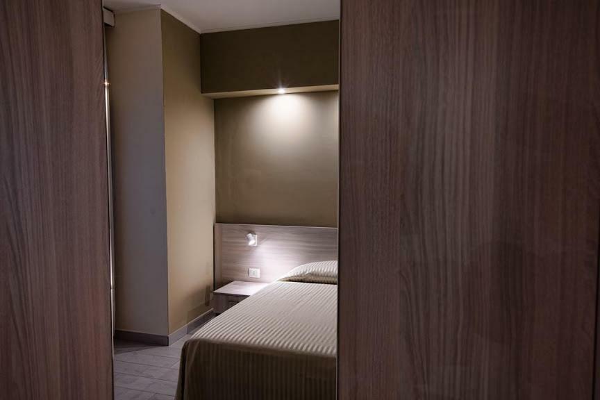 Hotel Scacciapensieri Nettuno Exteriör bild