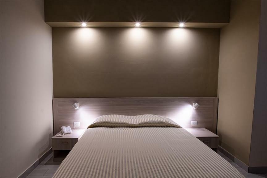 Hotel Scacciapensieri Nettuno Exteriör bild
