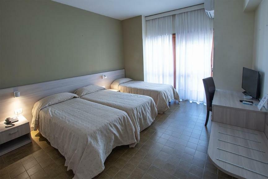 Hotel Scacciapensieri Nettuno Exteriör bild
