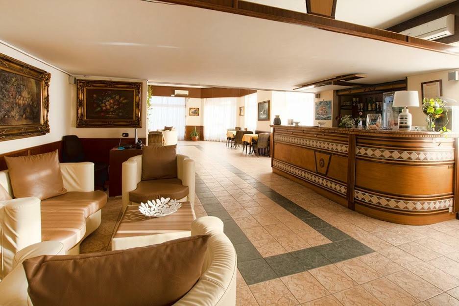 Hotel Scacciapensieri Nettuno Exteriör bild