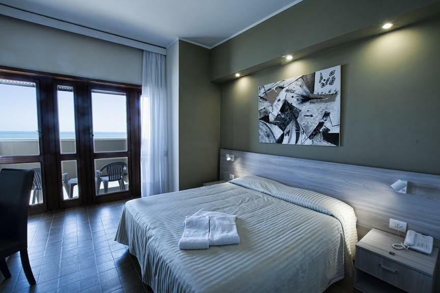 Hotel Scacciapensieri Nettuno Exteriör bild